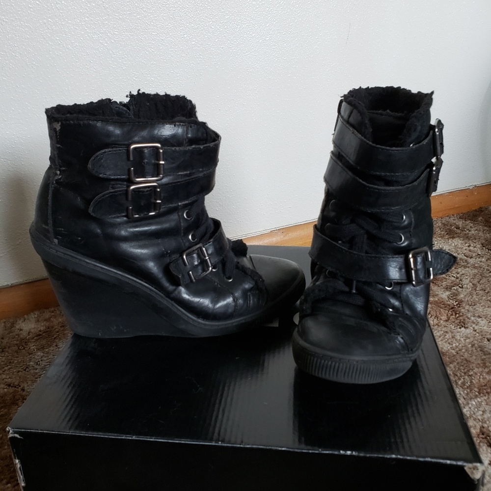 👋🏻 Converse looking Wedges